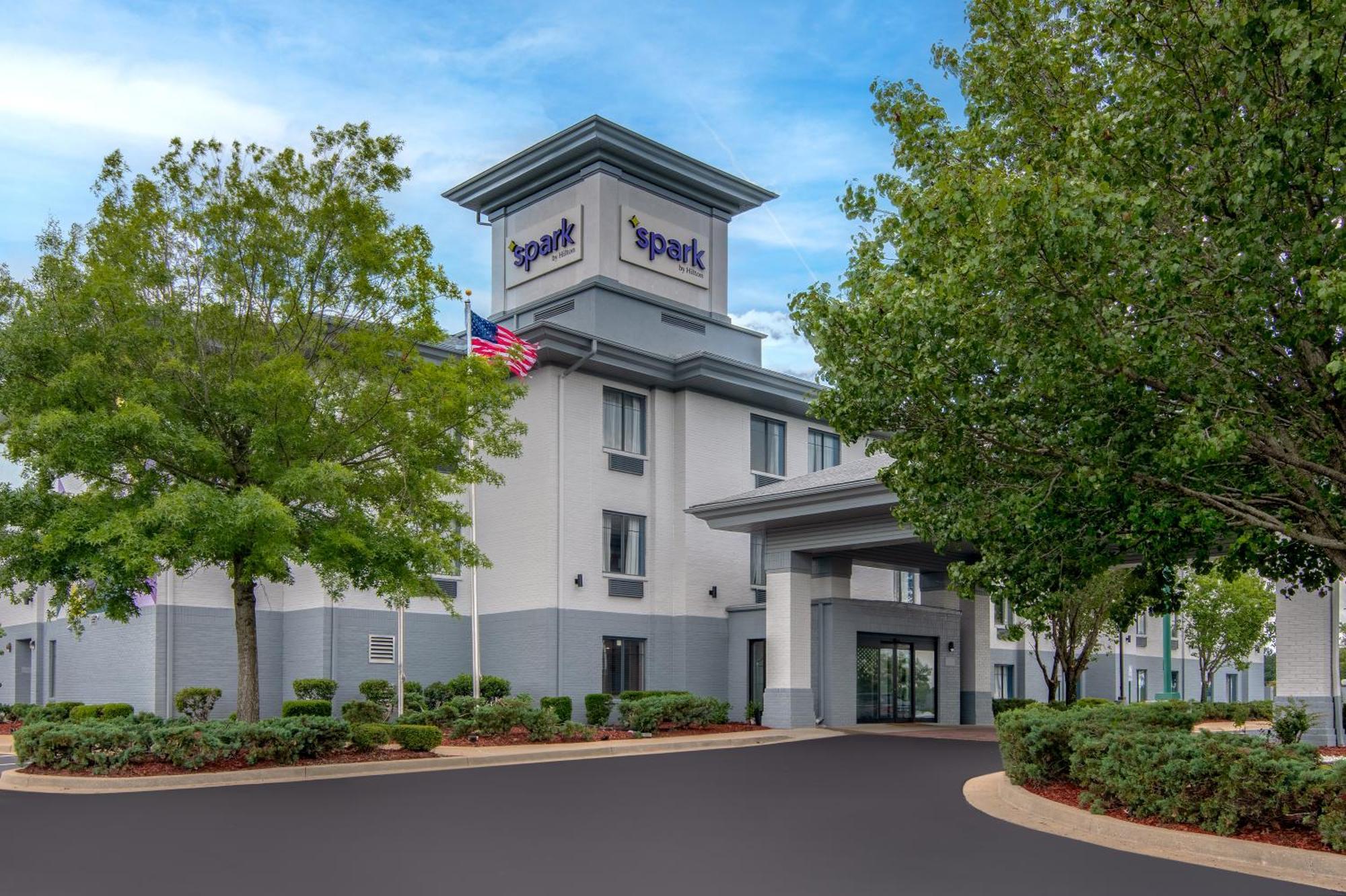 Spark By Hilton Montgomery Eastchase Hotel Exterior photo